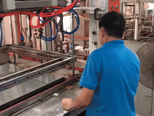 Material heating stage